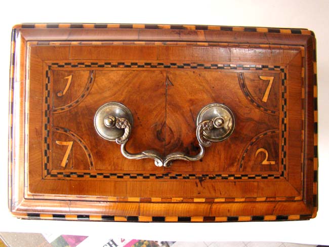 A fabulous antique English tea caddy box dated 1772 — image 2